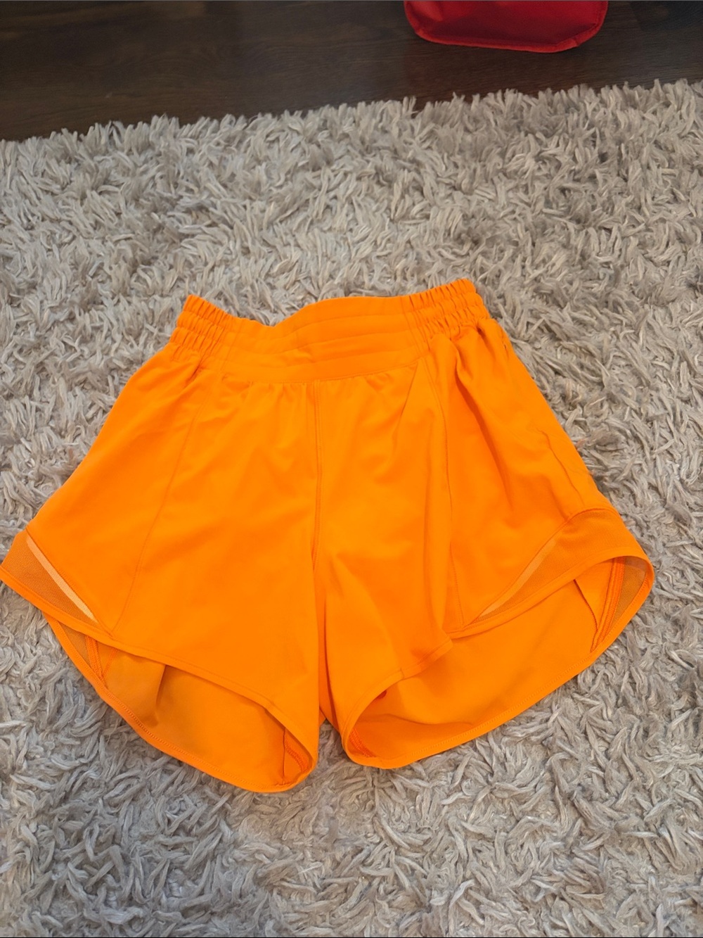 lululemon athletica Women's Neon Orange Athletic Shorts Hotty hot HR 4” size 4